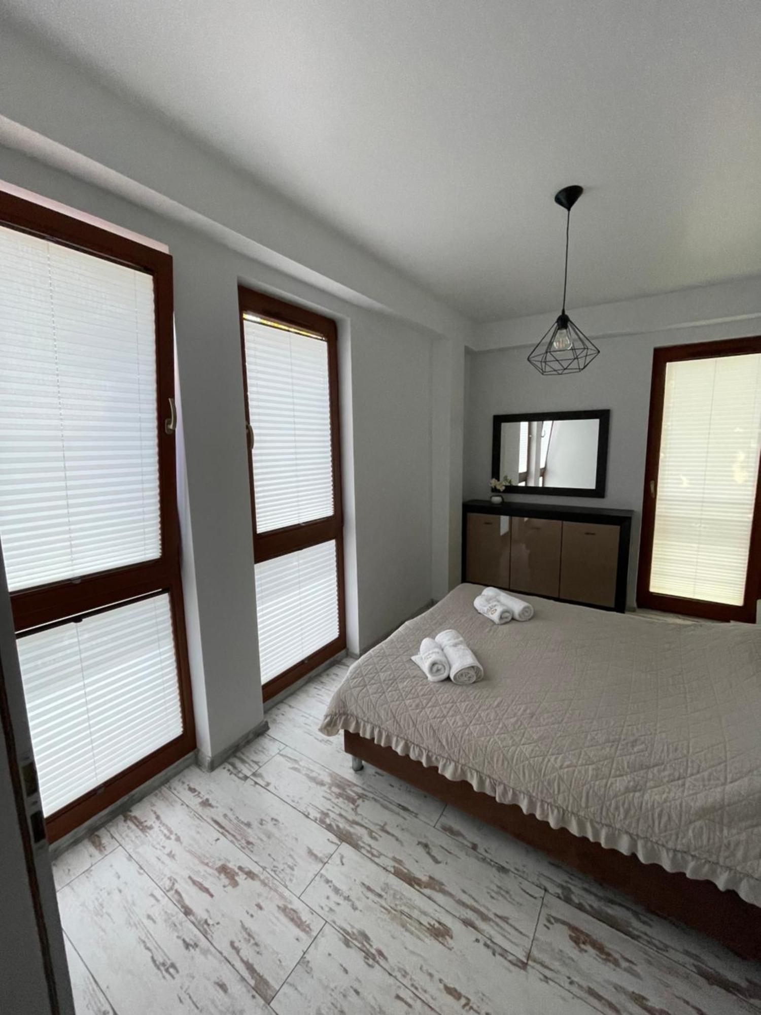 Golden Sun Apartments ميلنو المظهر الخارجي الصورة