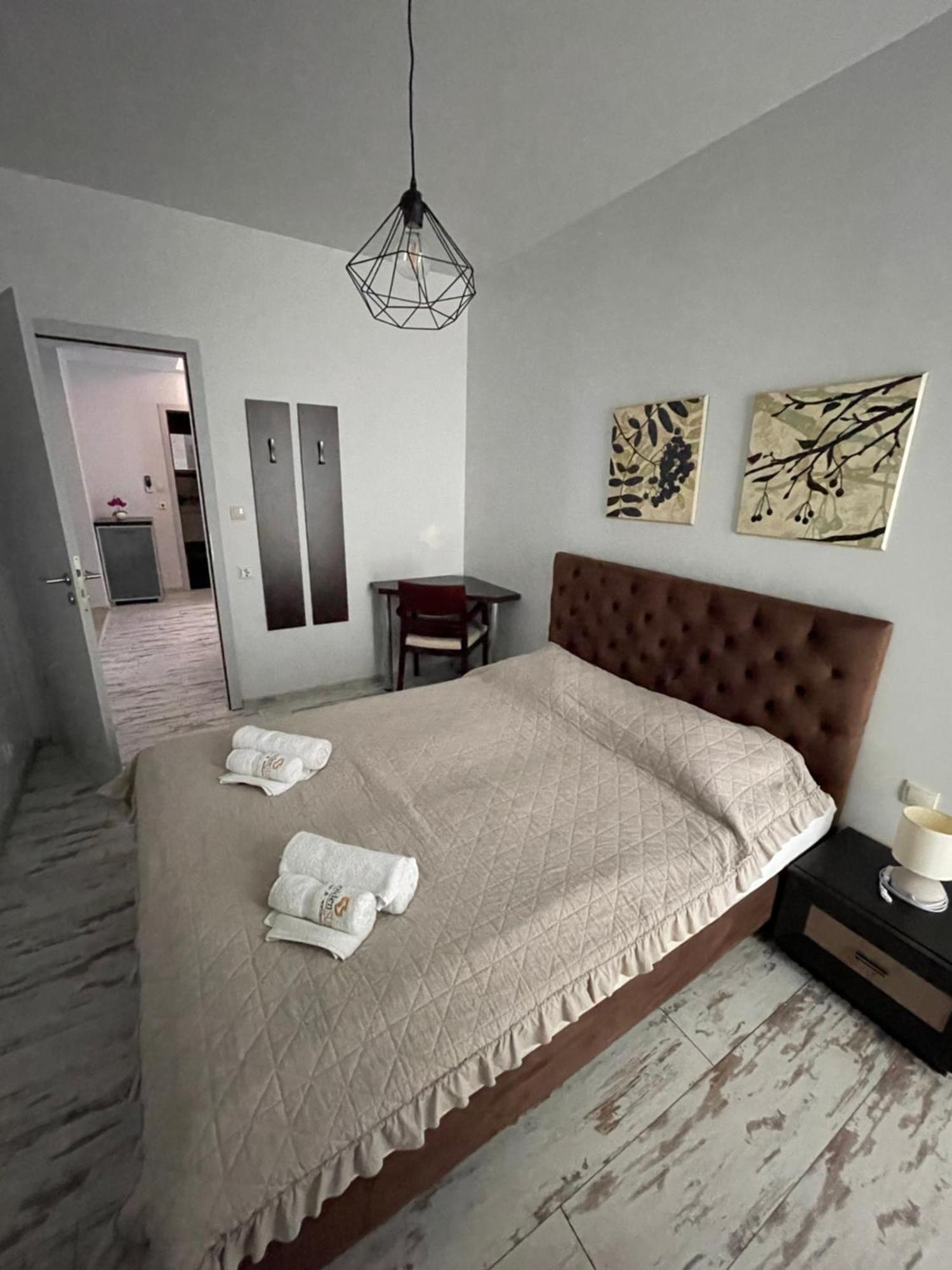 Golden Sun Apartments ميلنو المظهر الخارجي الصورة