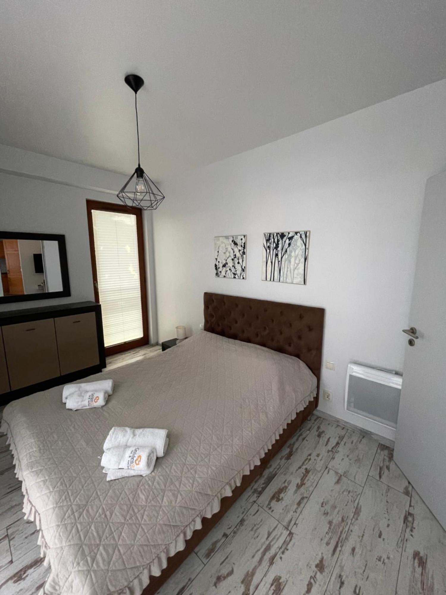 Golden Sun Apartments ميلنو المظهر الخارجي الصورة